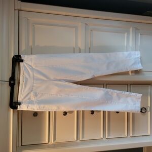 Chicos So Slimming White Pull On Ankle Pants Size 00